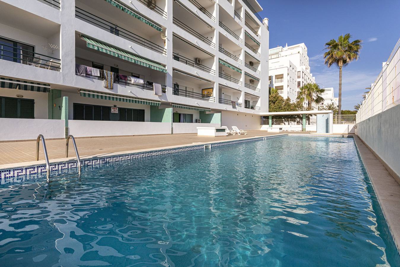 Apartamento inteiro, Miral 2 - 50m to the beach - Quarteira in Cavacos, Quarteira