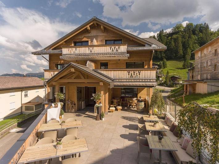 Hotel für 4 Personen, mit Balkon und Whirlpool sowie Terrasse und Sauna in Morschach