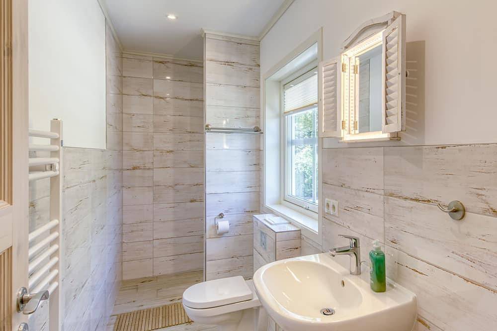 Ganze Wohnung, Ferienwohnung Schwanennest - Ferienwohnung `Schwanennest in Federow, Kargow