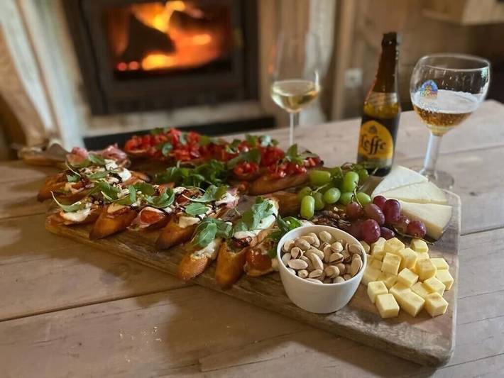 Wunderschönes 8-Personen-Ferienhaus in den Ardennen mit Holzofen und Natur vor der Tür. in Weismes, Naturpark Hohes Venn