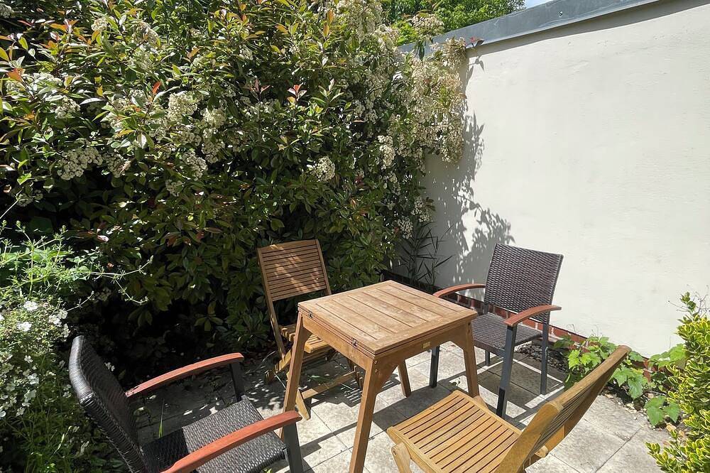 Haus mit Garten, in der Nähe von Bus- und Bahnhöfen mit ausreichend Parkplätzen in Leipzig-Südost, Leipzig