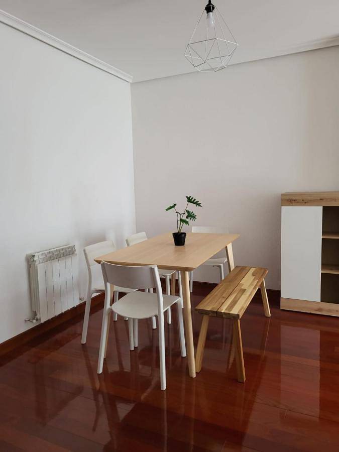 Apartamento para 4 personas, con vistas y balcón en Ampuero 