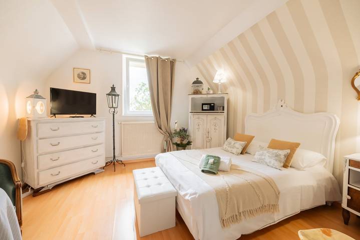 Chambre d’hôte pour 2 personnes, avec Jardin à Sedan