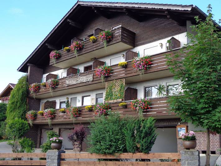Ferienhaus für 23 Personen, mit Balkon und Garten