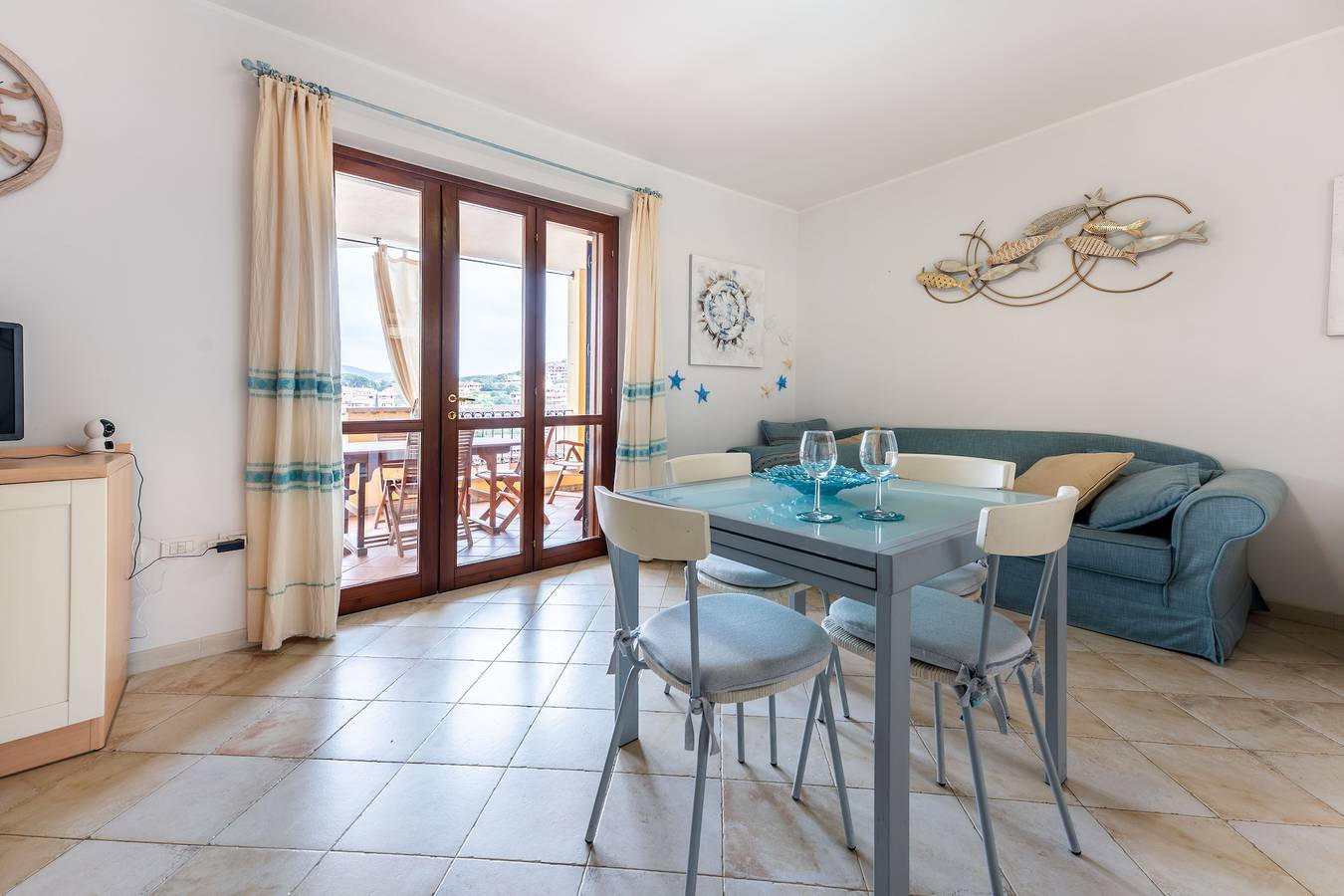 Casa vacacional 'Sami' con piscina compartida, Wi-Fi y aire acondicionado in Crabonaxa/Villasimius, Villasimius