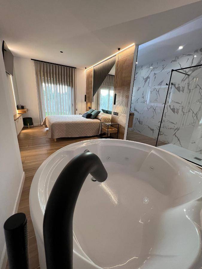 Casa rural para 2 personas, con piscina además de jardín y jacuzzi en Vejer de la Frontera - 3