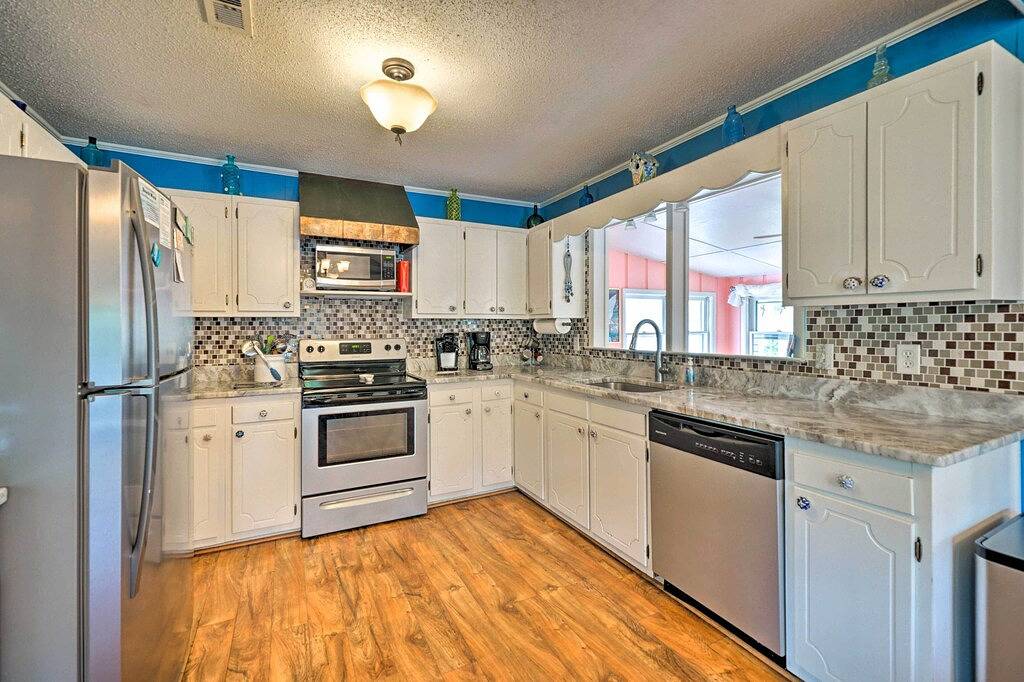 'Reel Blessed' Topsail Beach Home w/ Private Dock! in Topsail Beach, Topsail Island