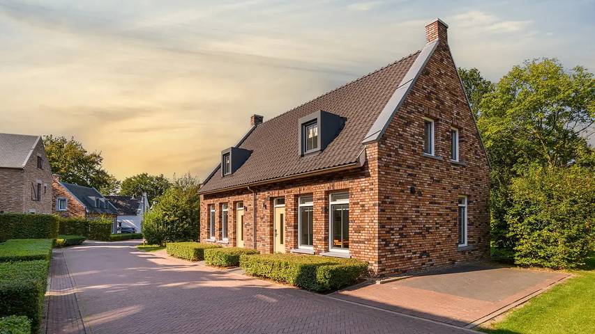 Ferienhaus für 4 Personen, mit Pool und Terrasse sowie Garten