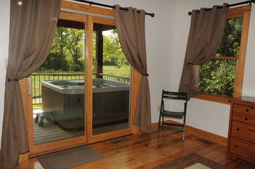 Log Cabin for 4 Guests in Shenandoah Valley, Virginia, Picture 3