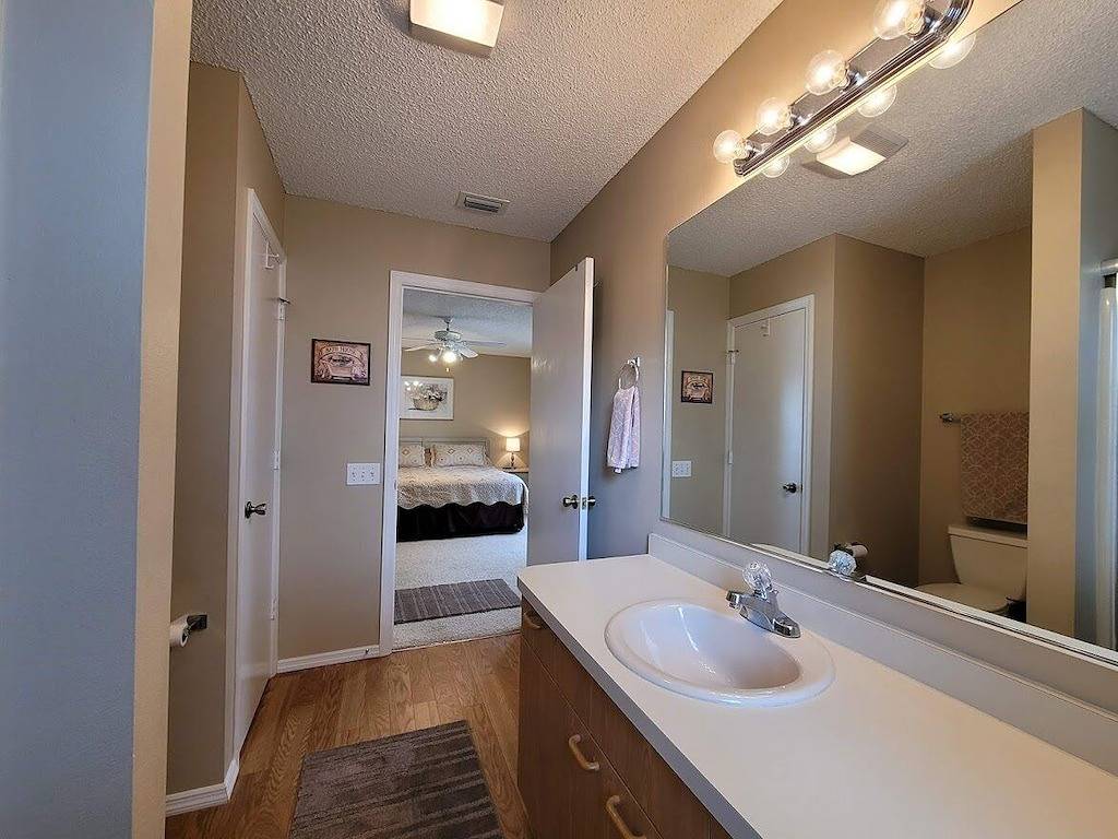 Kingbed w/Cart in The Villages, Sumter County