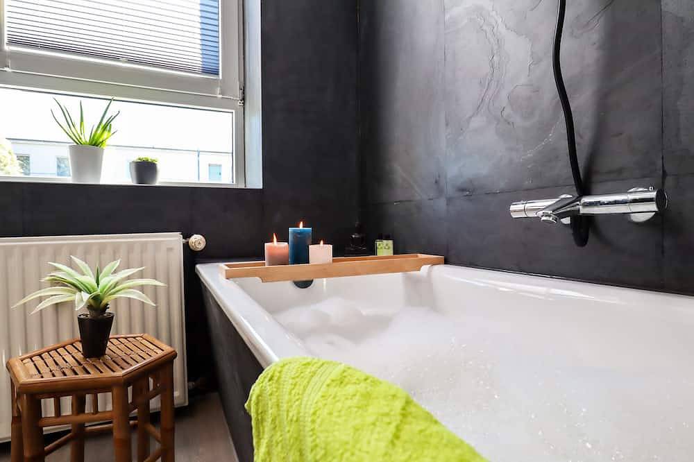 Apartamento entero, *New* Central (5min to city center) *Netflix & Amazon Prime* Kleiststrasse 4 Md in Magdeburgo, Elbe-Börde-Heide