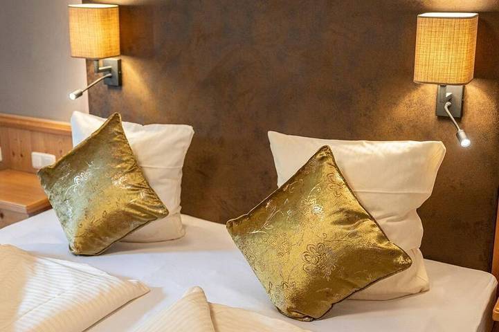 Hochzeitsstube \"Glücklichsein\" Üf - Naturhotel Hüttenwirt in Hohe Tauern, Hüttschlag