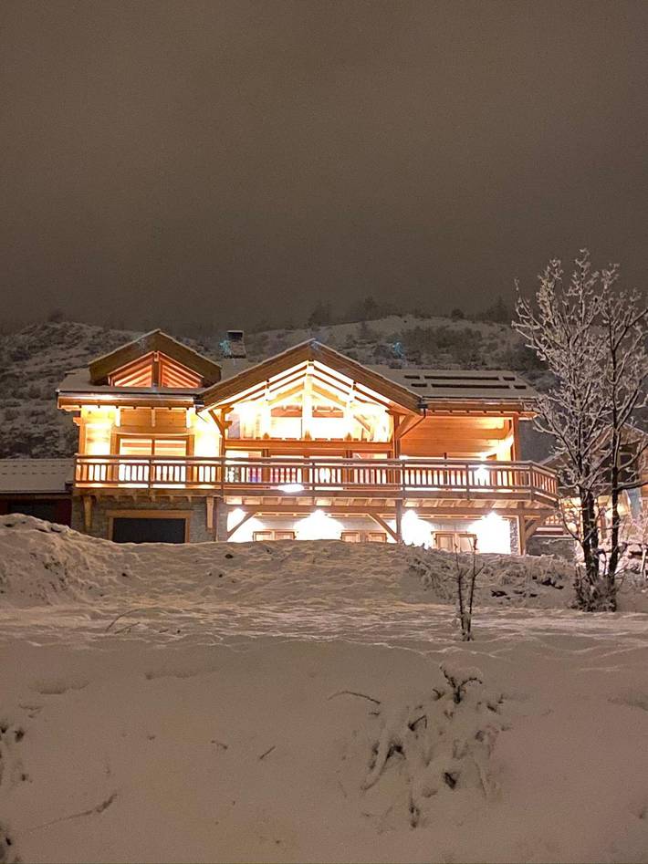 Location de vacances pour 12 personnes, avec terrasse et jardin à Saint-Chaffrey - 2