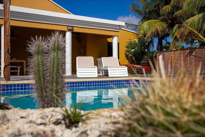 Villa voor 4 personen, met tuin en zwembad op Bonaire