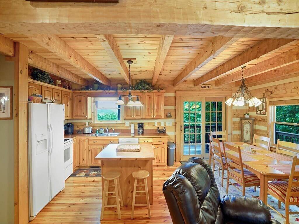 La Casita / Blockhaus / Großartige Aussicht, in der Nähe von Attraktionen des Hochlandes - 10% Last-Minute-Rabatt - Rabatt im Online-Angebot enthalten in Blue Ridge Parkway, Seven Devils