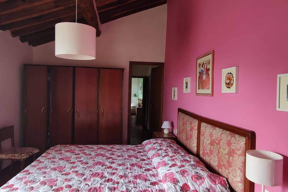 Podere le sorelle-country house 5km from the center of Lucca in Lucca, Provincia de Lucca