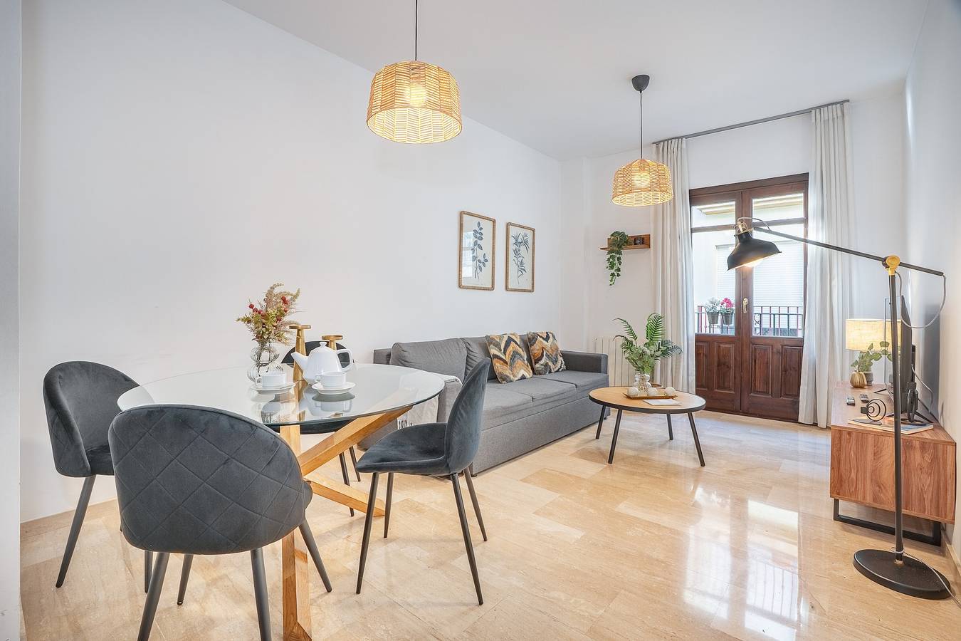 Entire apartment, Apartment 'Calle San Isidro, 59' with Balcony, Wi-Fi and Air Conditioning in Granada, Granada Province