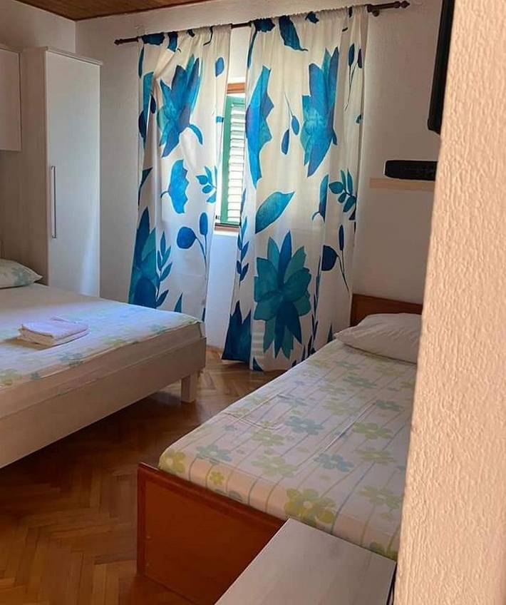 Ferienwohnung für 5 Personen, mit Balkon/Terrasse in Tucepi