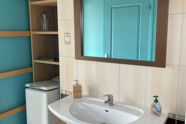 Vacation rental with a private heated indoor pool • Serves 6 • Near the Somme Bay in Martainneville, Abbeville und Umgebung