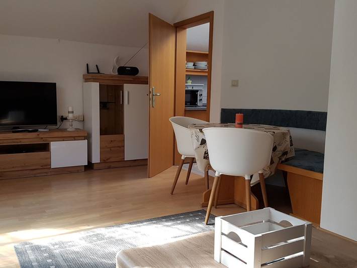 Ferienwohnung für 4 Personen, mit Balkon und Terrasse in Grafenwiesen - 2