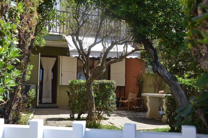 Casa vacanza per 6 persone, con Balcone e Giardino a Fertilia