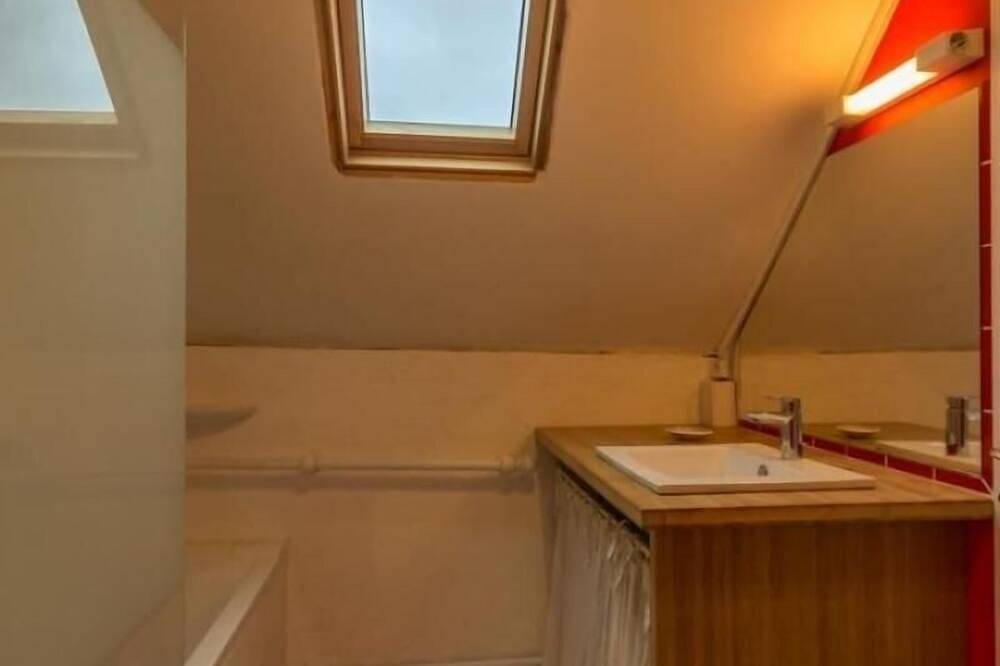 Charmante maison de paludier à Guérande, proche mer, jardin, tyrolienne, Wifi, Canal+, équipements bébé in Guérande, Côte d'Amour