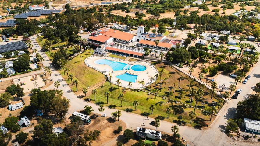 Camping für 3 Personen, mit Terrasse und Pool an der Algarve