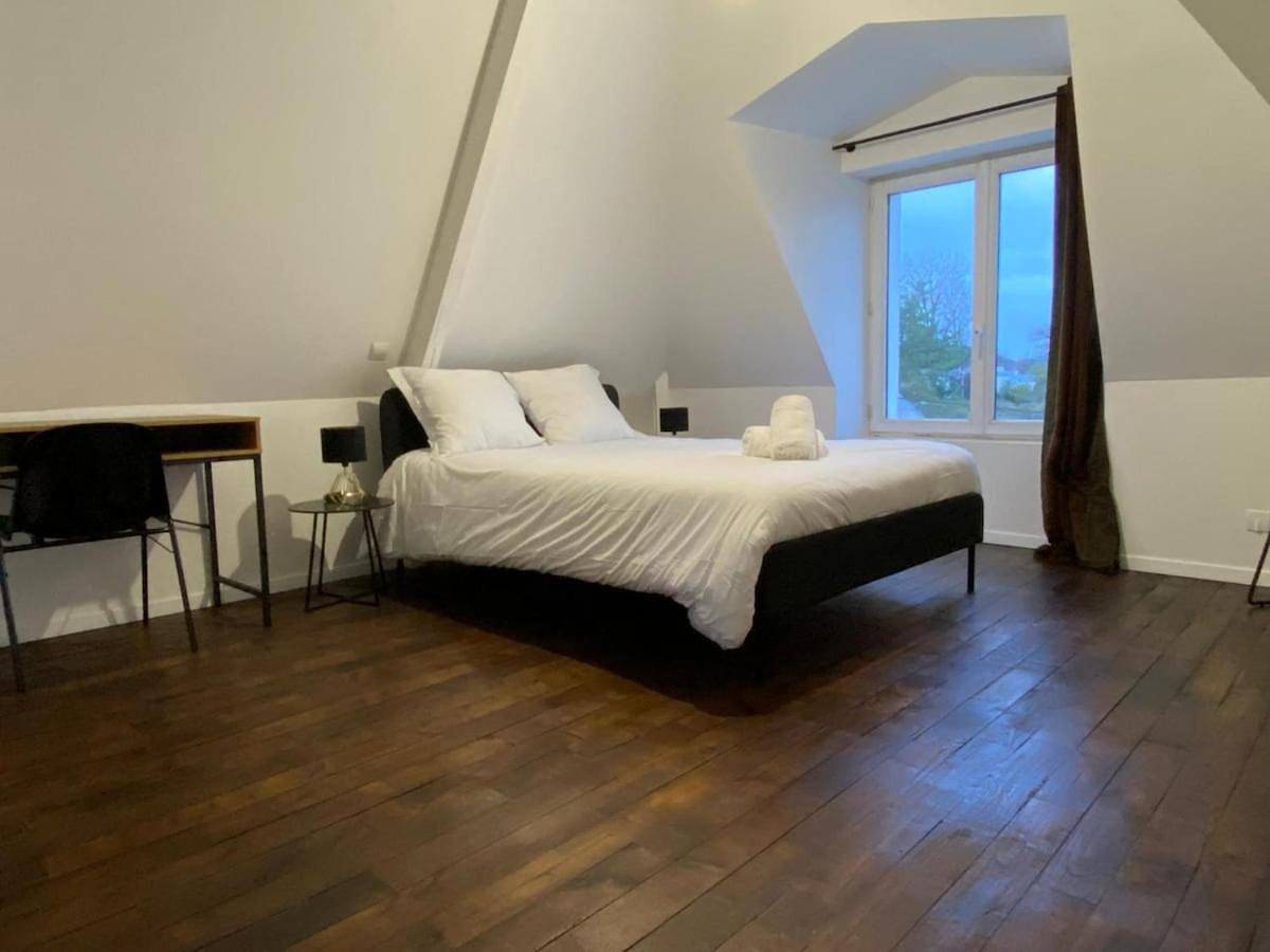 Five-Bedroom House in Locminé, Région de Pontivy
