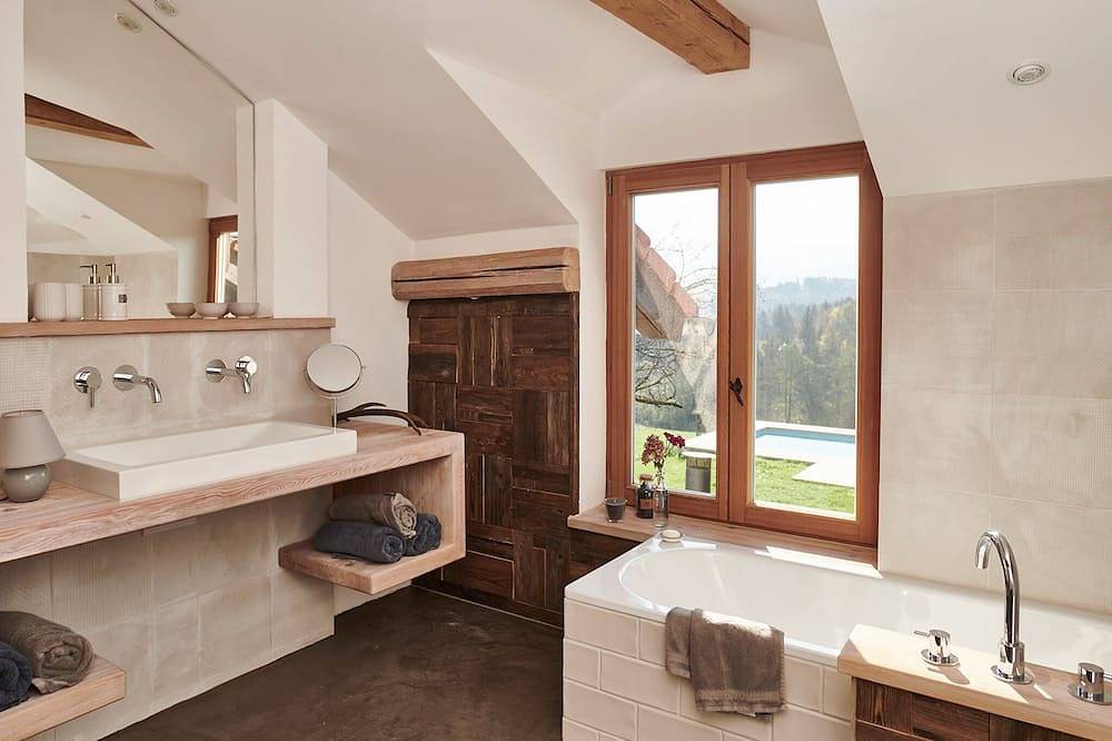 Melkerhaus bis 6 Personen mit Terrasse und Pool, 101 qm in Wonneberg, Rupertiwinkel