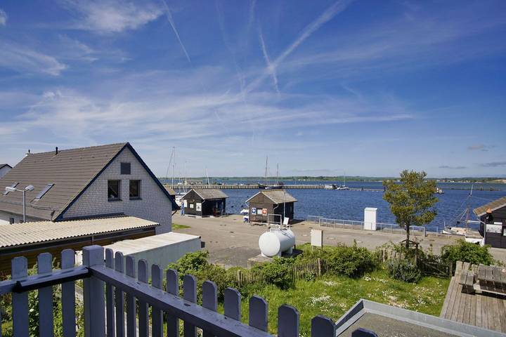 Ferienhaus Butjebutje Haus: Terrasse, Balkon, eigene Sauna, Sauna - und Schwimmbadnutzung in Gager, Mönchgut