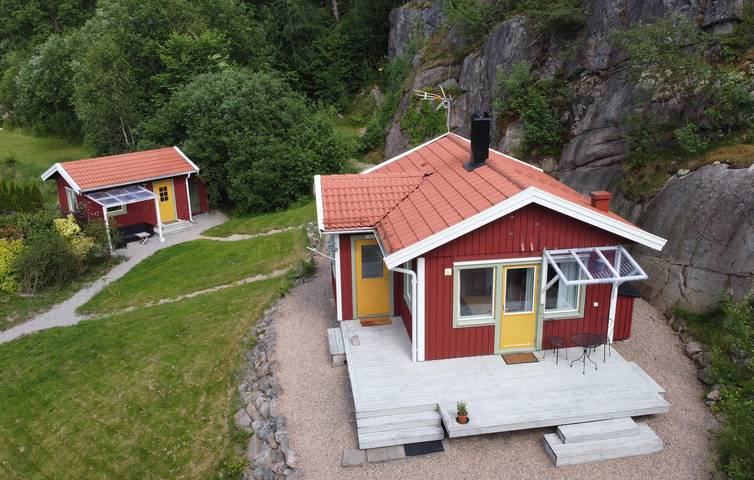 Ferienhaus für 4 Personen, mit Garten und Terrasse in Tanum