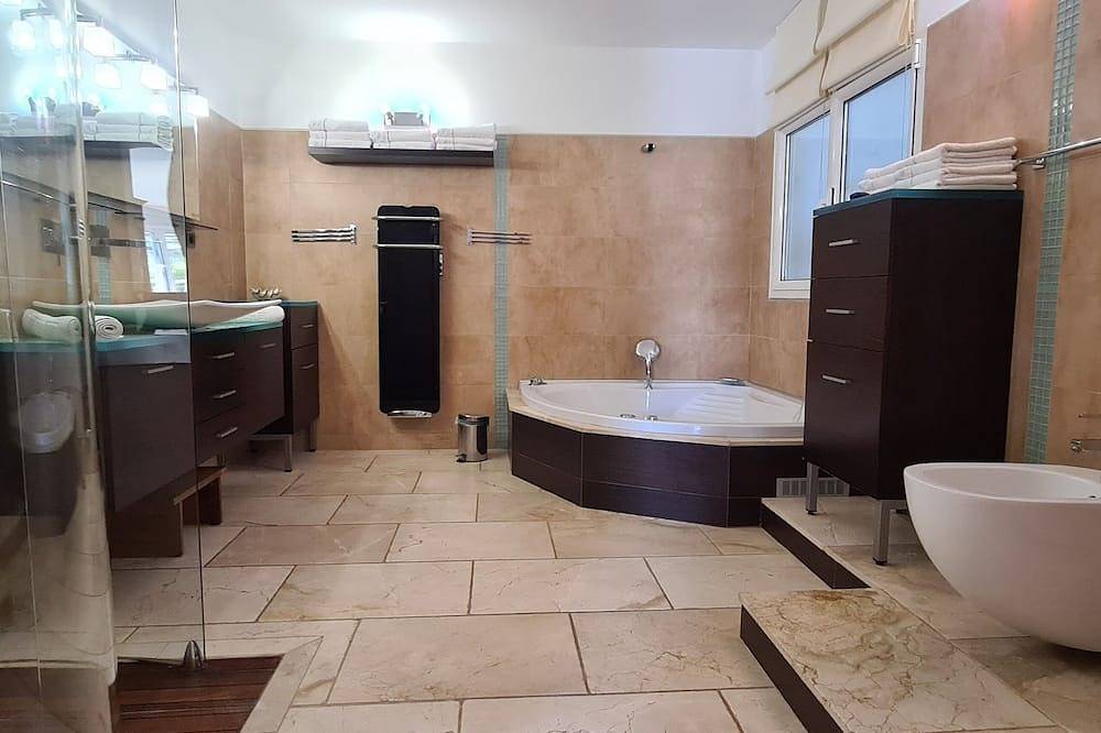 Villa tout confort avec piscine chauffée in Le Beausset, Côte méditerranéenne (France)