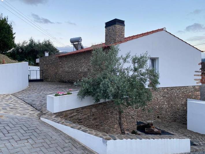 Location de vacances pour 6 personnes, avec jardin et vue dans Miranda do Corvo - 2