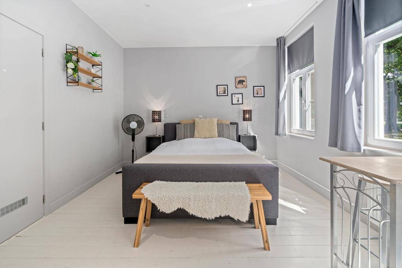 Spacious Guest Suites near Historic Market - 5 Min Walk in Brujas, Provincia de Flandes Occidental