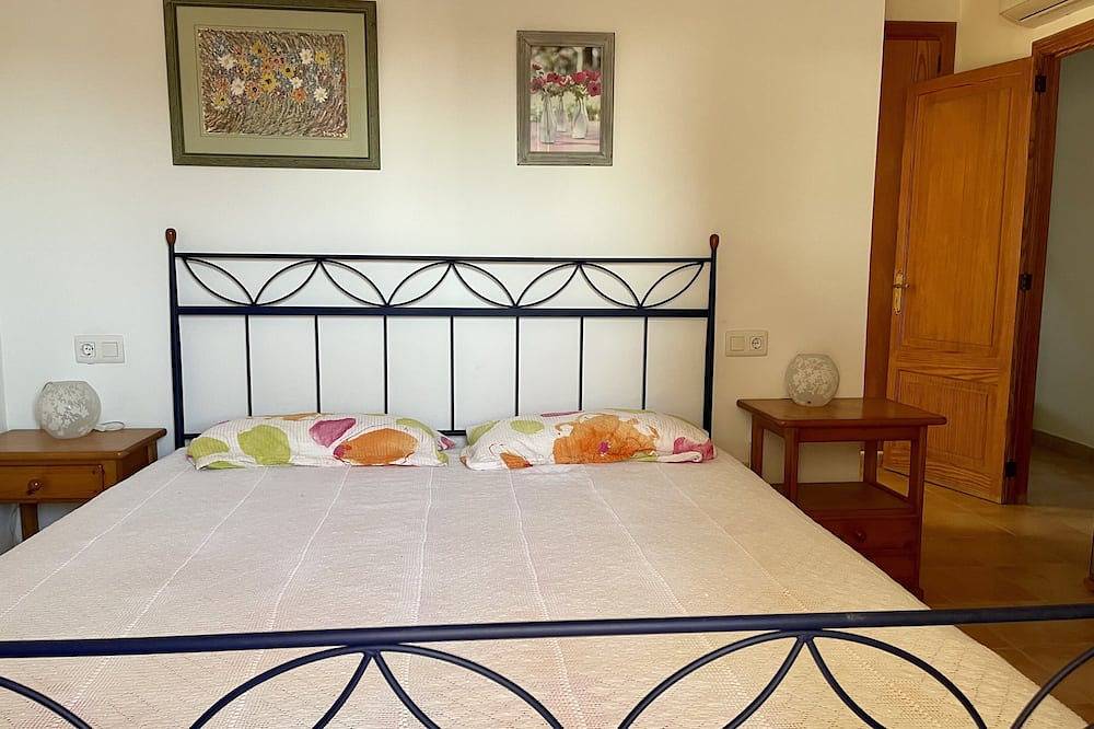 Entire apartment, Comfortable Apartment:  sea- distance 100m, Wifi, Air-Conditioning, Sat+Cable-Tv in Cala Bona, Son Servera