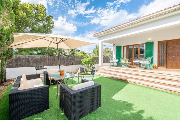Villa für 6 Personen, mit Garten und Balkon