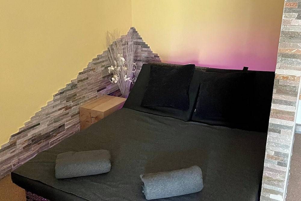 Ganze Wohnung, Helle, ruhige Ferienwohnung in 35606 Solms voll ausgestattet und top gepflegt! in Solms, Lahn-Dill-Kreis