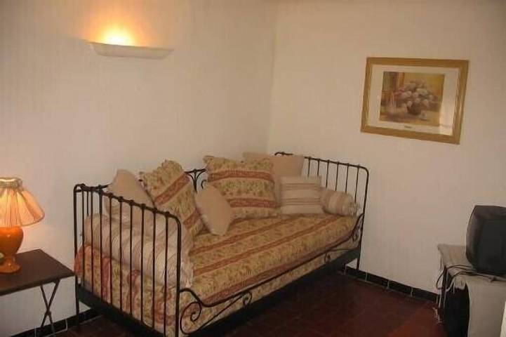 Gîte pour 5 personnes, avec piscine et jardin à Nans-les-Pins - 4