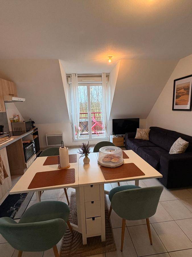 Appartement entier, One-Bedroom Apartment in Digoin, Région de Charolles