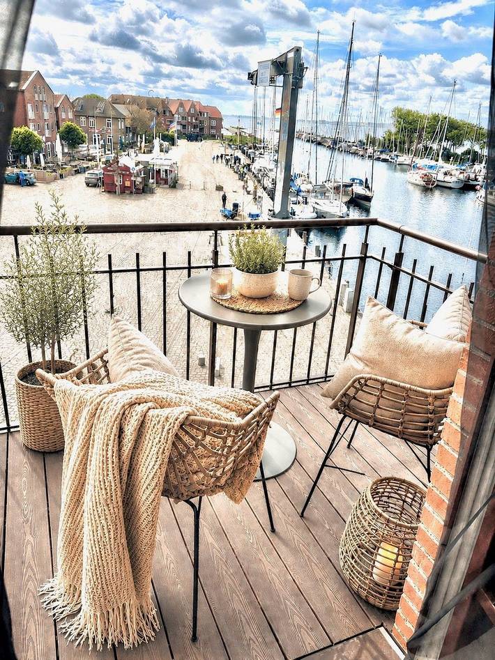 Ferienwohnung für 2 Personen, mit Balkon und Seeblick in Orth
