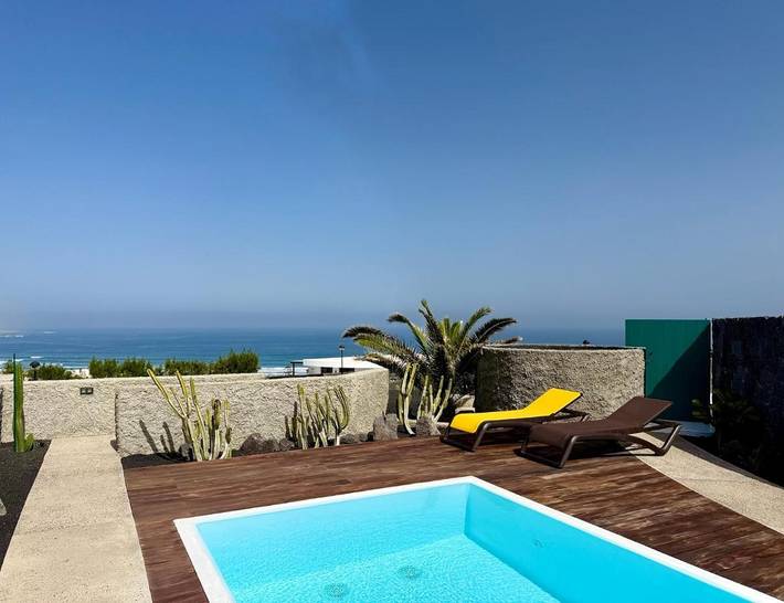 Casa rural para 4 personas, con Balcón y Terraza además de Jardín y Piscina en Famara - 2