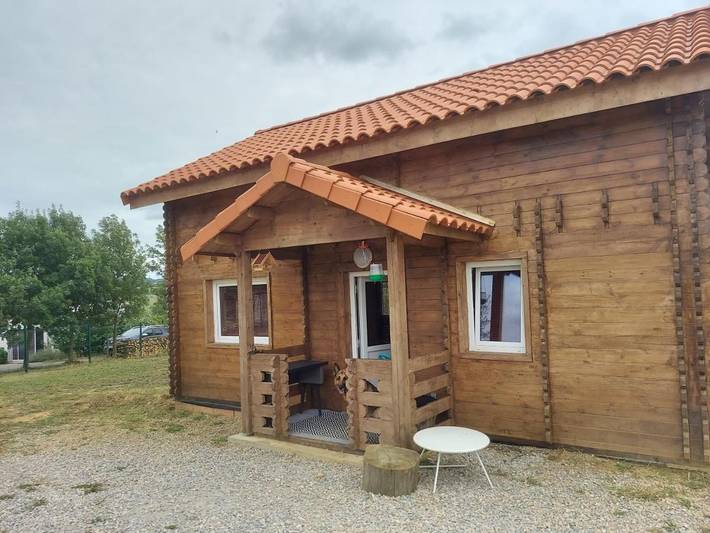 Gîte pour 4 personnes, avec vue ainsi que jardin et bassin pour enfant à Lafage (Aude)