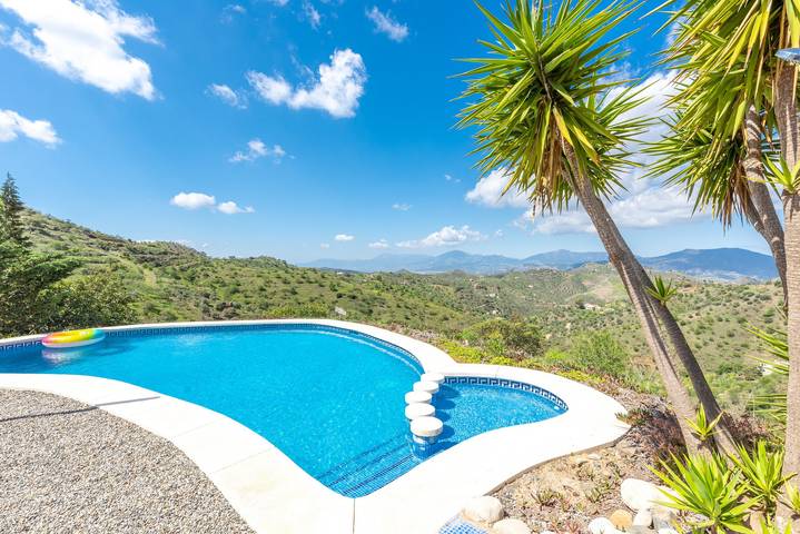 Casa rural para 4 personas, con jardín además de piscina para niños y jacuzzi en Álora - 2