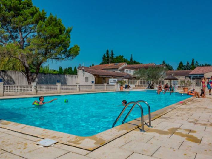 Gîte pour 2 personnes, avec terrasse et piscine, animaux acceptés à Noves - 3