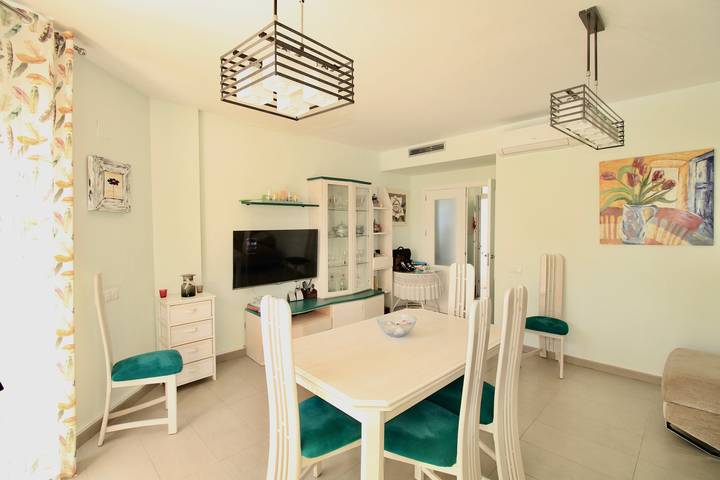 Apartamento inteiro, Casa de Férias 'Grecia' com Vista Montanha, Wi-Fi e Ar Condicionado in El Verger, Costa Blanca