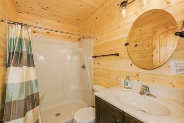 Log Cabin for 4 People in Shenandoah Valley, Virginia, Photo 1