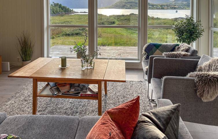 Ferienhaus für 5 Personen mit Terrasse in Vestfjorden