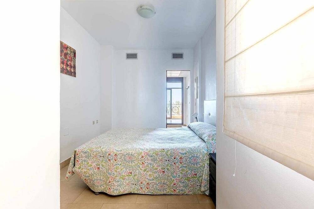 Entire apartment, A&n    Seaport    3b in Urbanización Villa del Mar, Vélez-Málaga
