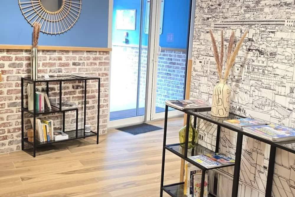 Entire apartment, Appartement Marcel #1 - Rooftop & Air Conditioning in Vanves, Hauts-de-Seine