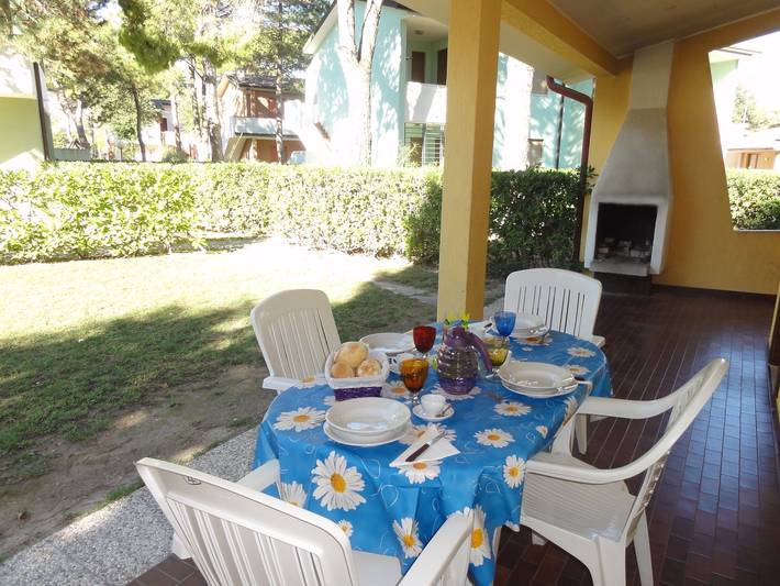 Villa mit pool für 7 Personen, mit Garten in Bibione